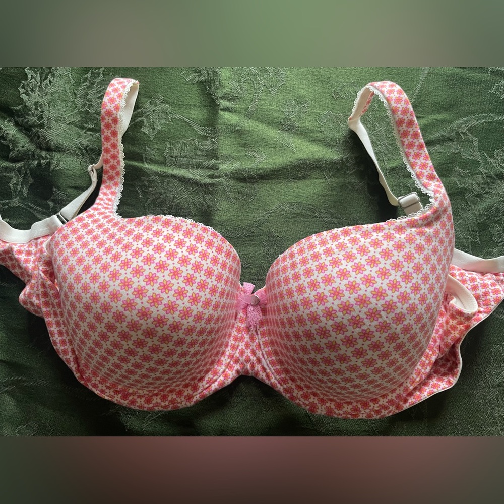 Victoria’s Secret Bra- Size 36DD